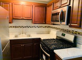 17 Saddlewood Ct, Jersey City, NJ 07302