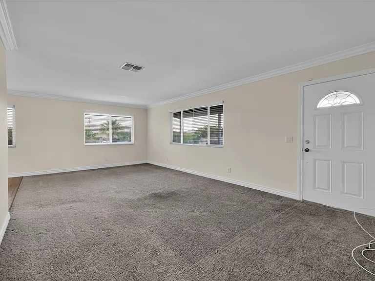 11074 Knobb Ave — Photo 4