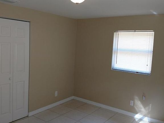 5th image of 706 E Lotus Ave