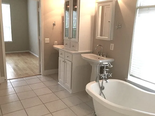 131 Julian Dr — Photo 11