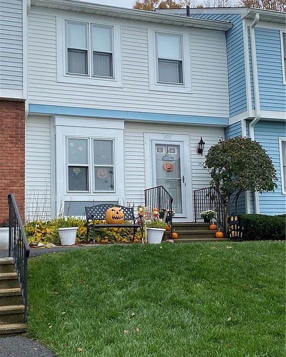 1st image of 503 Williamsburg Dr