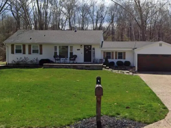 140 Brookside Ln, Ballwin, MO 63021