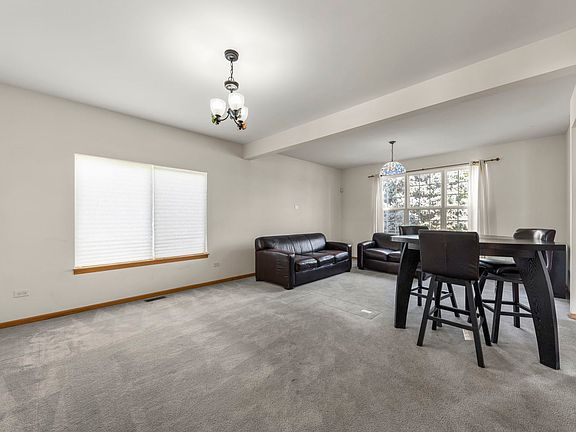 4th image of 2414 Boxwood Ln
