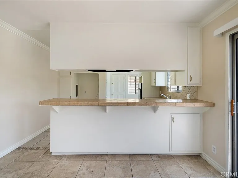 21816 Providencia St — Photo 18