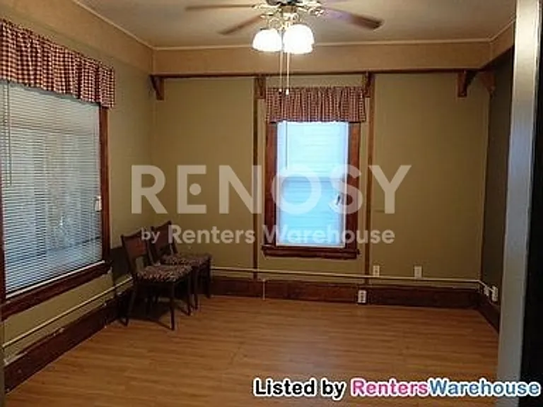 614 20th Ave NE — Photo 3
