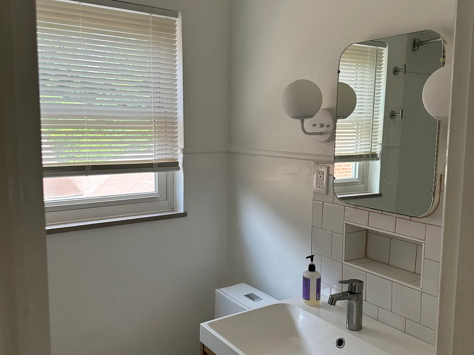 1 bed, 900 sqft, $905 — Photo 2