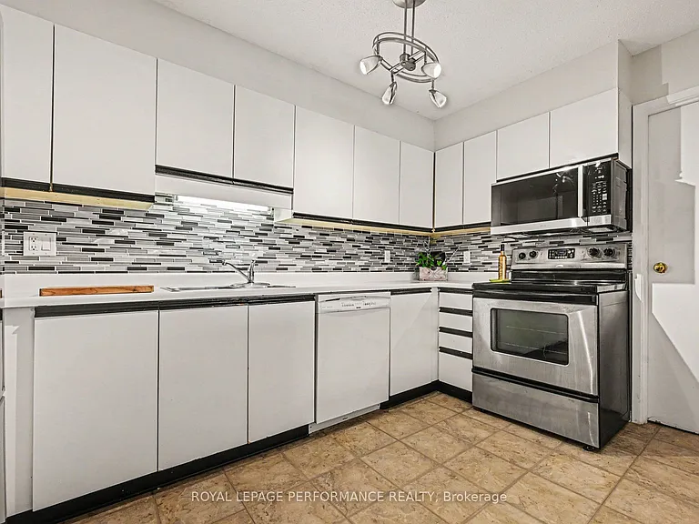 8 Terrace Dr #217 — Photo 8