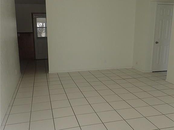3rd image of 10048 Kellogg St