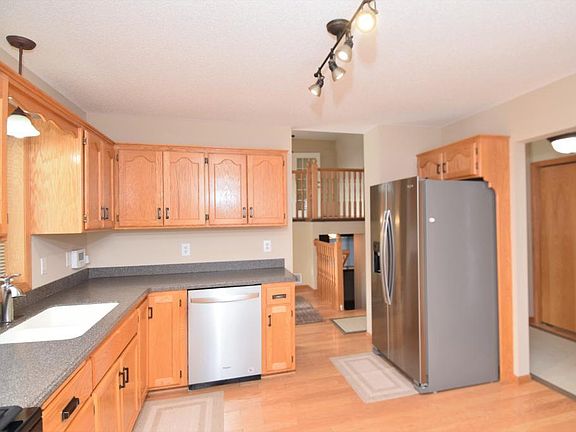 5th image of 23222 Navajo St NW