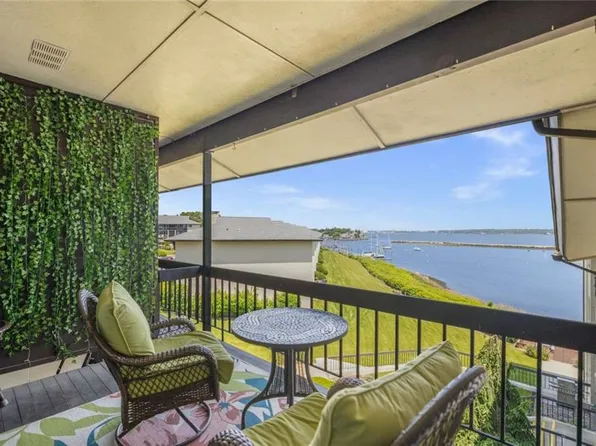 400 Narragansett Pkwy APT Sb9, Warwick, RI 02888