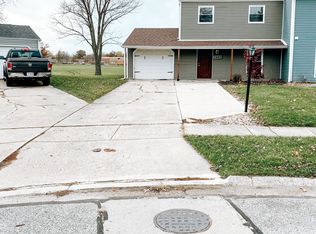 1602 Glenrose Ct, Valparaiso, IN 46383