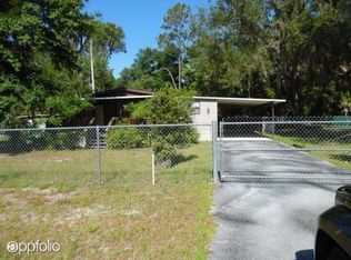 330 Star Lake Dr, Hawthorne, FL 32640