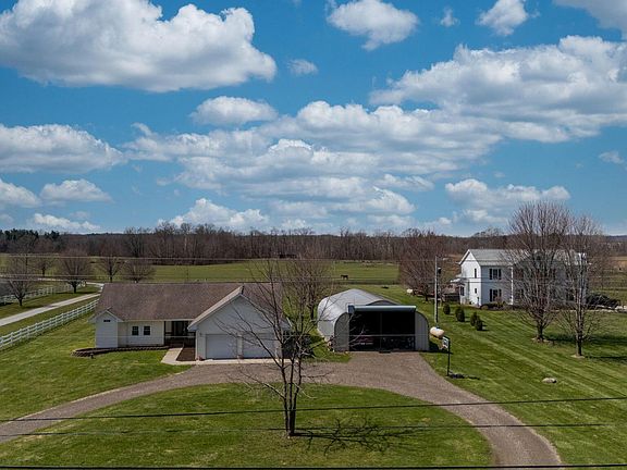 2nd image of 1687 Lake Dr
