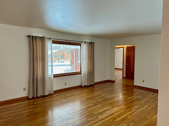 3rd image of 235 Hill St