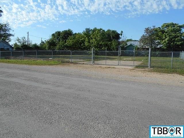 2nd image of Evie St
