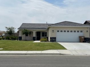 10015 Old Wood Dr, Bakersfield, CA 93306