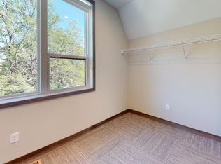 614 11th Ave SE #102, Minneapolis, MN 55414