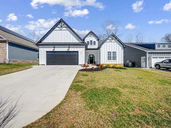 3rd image of 142 Waughs Landing Dr