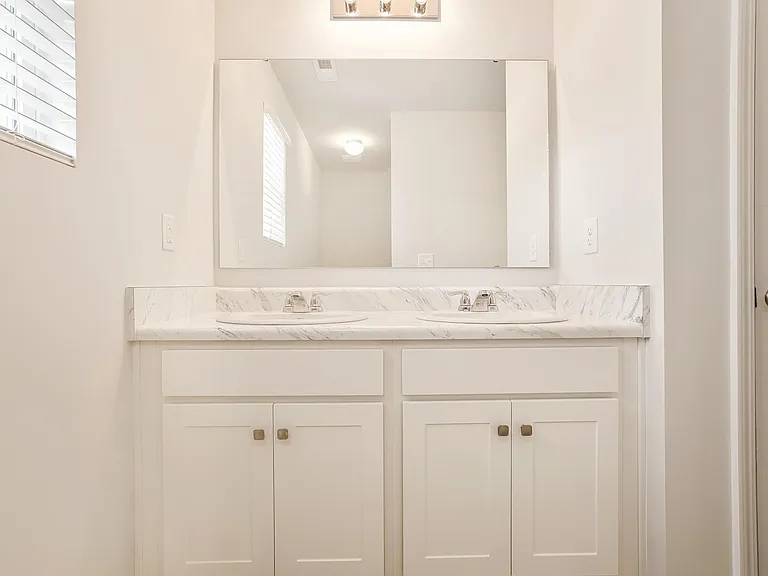 816 Conductor Ct — Photo 18