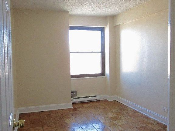 5th image of 1990 Lexington Ave APT 31C
