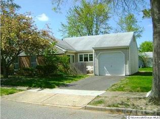 24 Carnation Dr #1000, Lakewood, NJ 08701