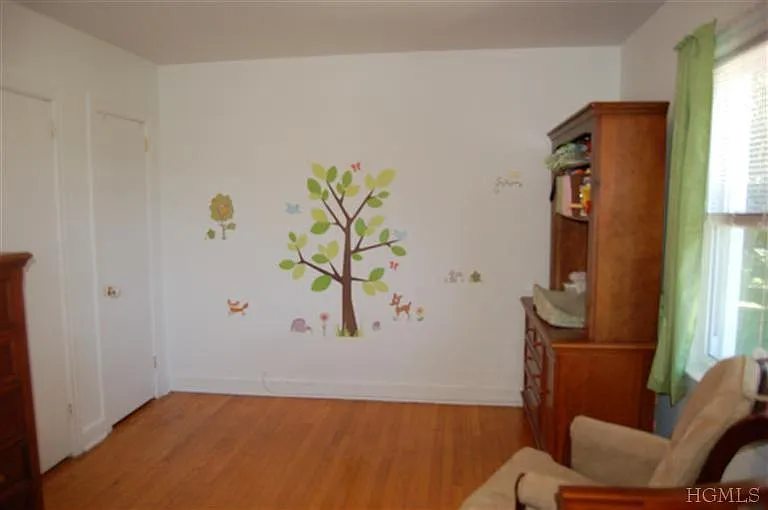 80 Hawkes Ave — Photo 10
