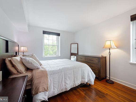 5th image of 3020 S Buchanan St APT B1