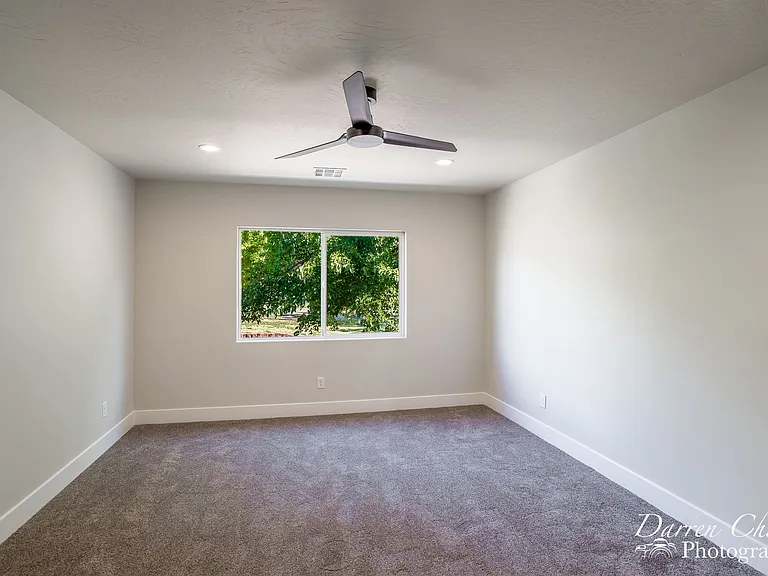 134 N 240 E — Photo 27