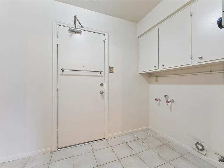 3232 Parkwood Dr — Photo 26