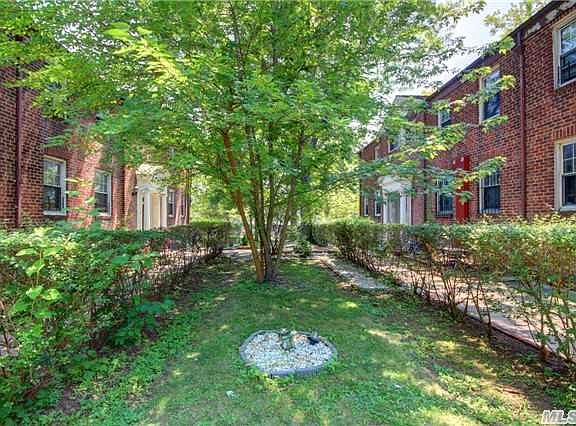 2nd image of 15017 Grand Central Pkwy #101A