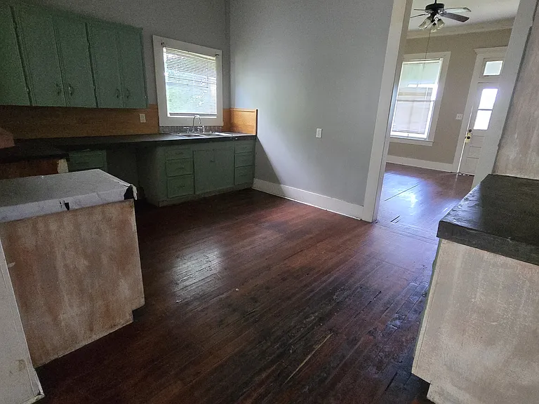 404 S Railroad Blvd — Photo 8