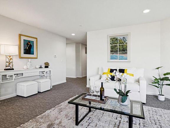 5th image of 518 Almer Rd APT 6