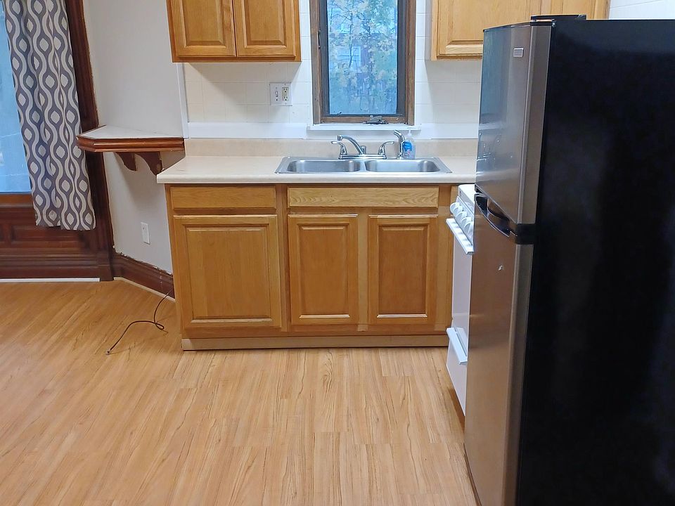 1st image of 324 Goundry St #0