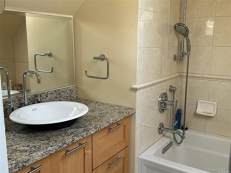 132 Coronado St — Photo 17