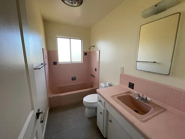 9236 Holland Ave — Photo 7