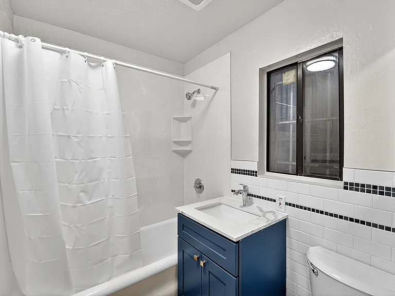 2620 Hillegass Ave. — Photo 7