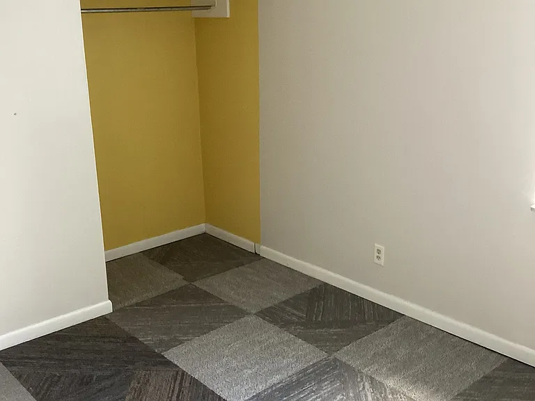 2 bed, 1.0 bath, 700 sqft, $725 — Photo 10