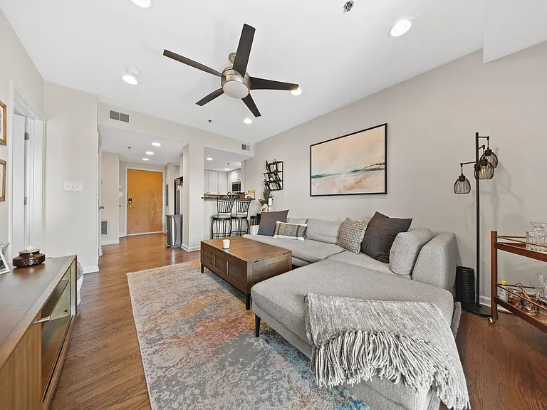 920 Jefferson St #502 — Photo 8