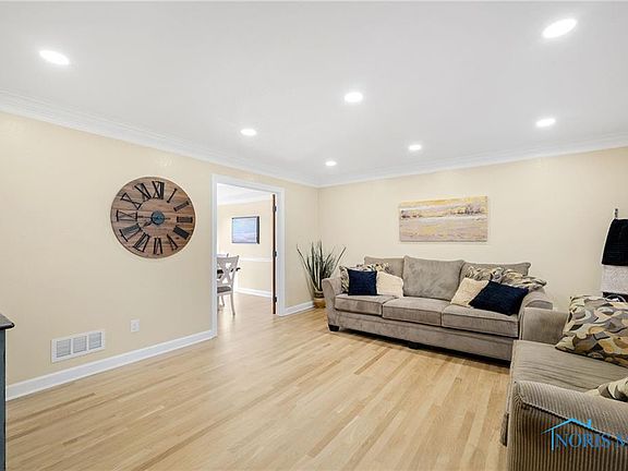 5th image of 1512 Riverview Ct