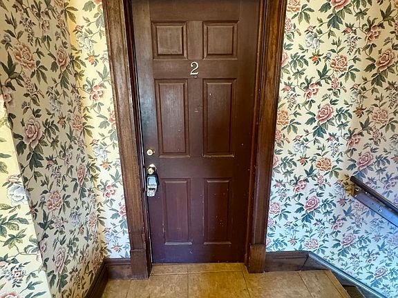 3rd image of 320 N Cascade Ave APT 2