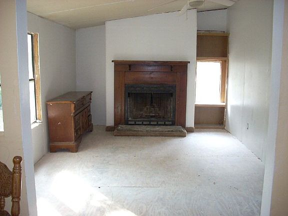 2nd image of 307 Annie Laurie Dr