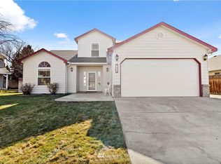 7139 W 3rd Pl, Kennewick, WA 99336