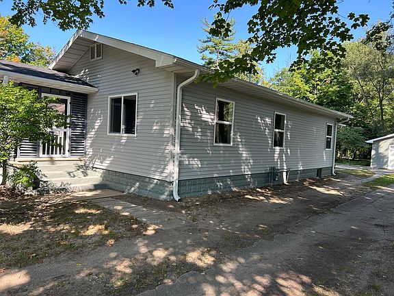 3rd image of 608 Spruce St