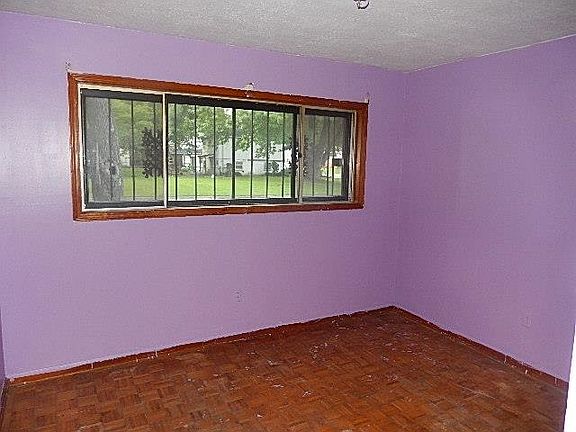 4th image of 159 Southhill Ave