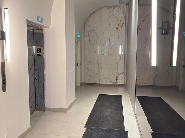 2075 Lakeshore Rd #2501 — Photo 32