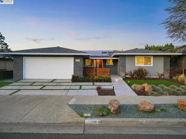 3692 Oakes Dr, Hayward, CA 94542