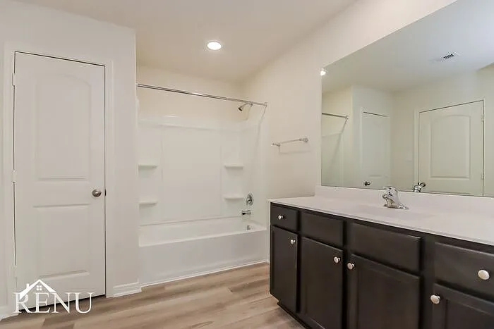 10506 Sweetwater Creek Dr — Photo 11