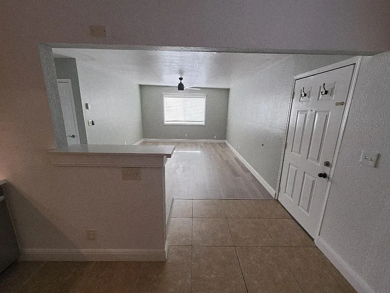 229 Tennessee St #D — Photo 11