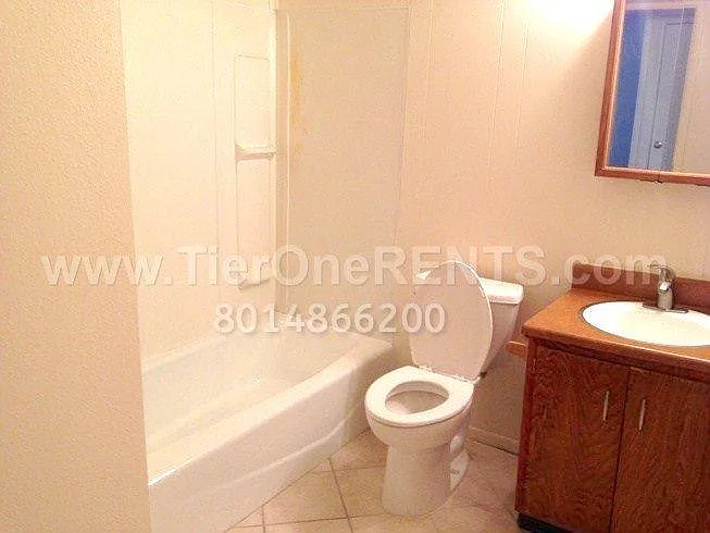 619 Angie Cir — Photo 12