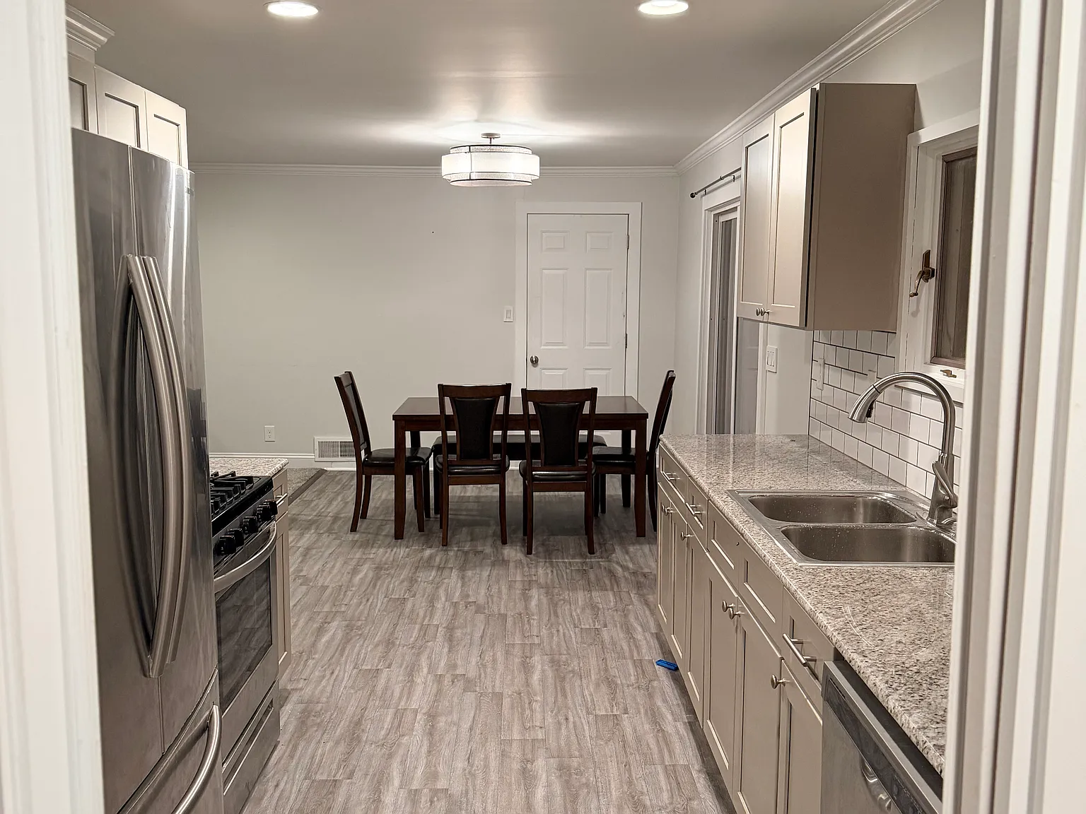 3 bed, 1184 sqft, $2,000 — Photo 4